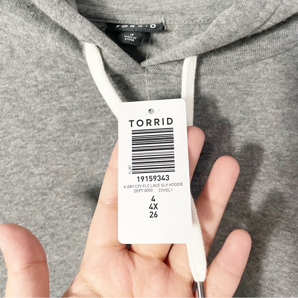 NWT Torrid Classic Fit Cozy Fleece Lace Sleeves
Hoodie in Gray Size 4 (4X) - Picture 8 of 12
